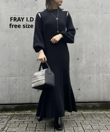 FRAY I.D 프레이아이디 슬릿 숄더 머메이드 니트 원피스