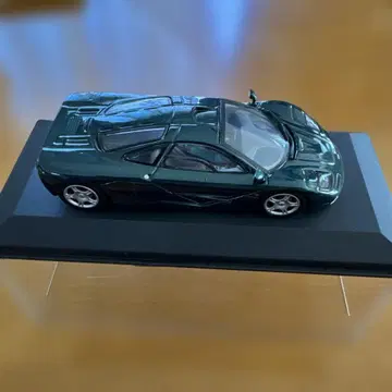 미니 챔피언스 페라리 밤 클리어 케이스 포함 1:43