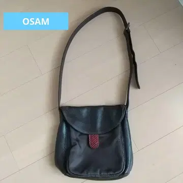 다크 브라운 가죽 나일론 숄더백 OSAM