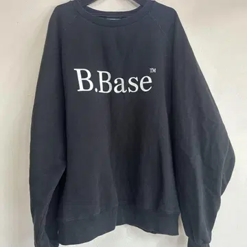 B.Base 블랙 맨투맨