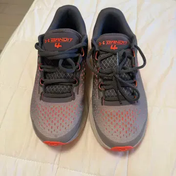 UNDER ARMOUR BANDIT 4 스니커즈 7.5