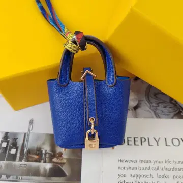 4. 파란색 미니 액세서리 백