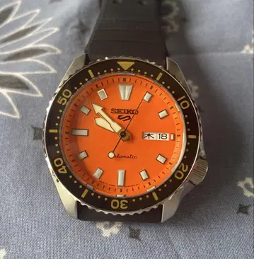 SEIKO 5 SBSA309 'Orange'