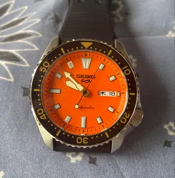 SEIKO 5 SBSA309 'Orange'