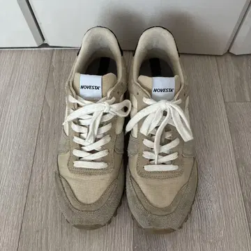 NOVESTA 베이지 스니커즈 로우컷