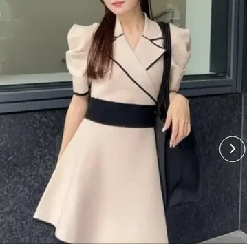 rienda 리엔다 테일러드 칼라 미니 플레어 니트 원피스 M 베이지