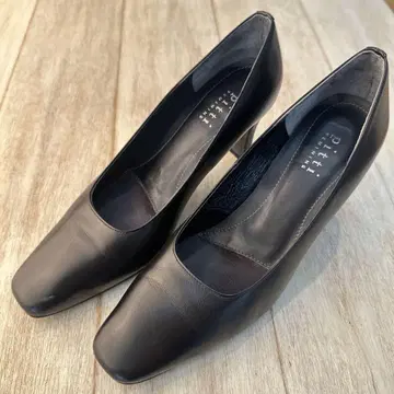 Pitti 블랙 가죽 하이힐 스퀘어토