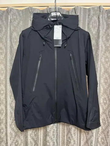 DESCENTE HARD SHEEL JACKET CREAS
