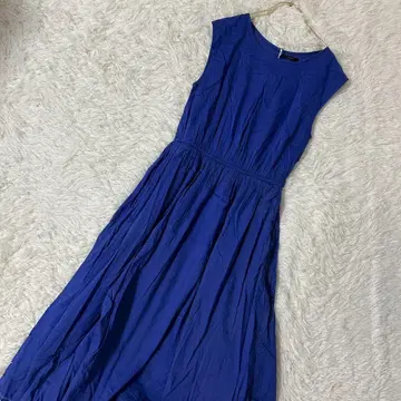 고품질 ROSSO 롱 원피스 블루 슬리브리스