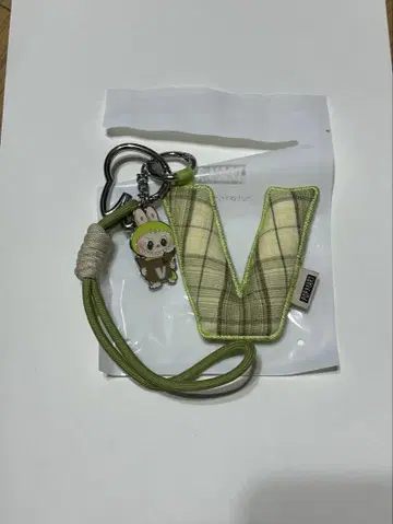 PIN FOR LOVE V 라부부 LABUBU