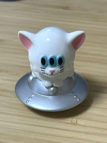VAG SERIES 17 카밍 캣 U.F.O. 아트 정키