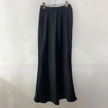 [ wee9s ] 스타일업 릴랙스 새틴 라이크 롱 머메이드 스커트