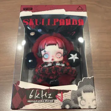 POPMART SKULLPANDA 6khz 유럽 한정판 스컬팬더