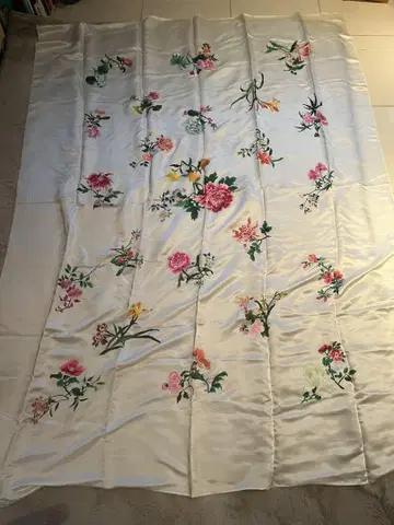 실크 자수 침대 커버