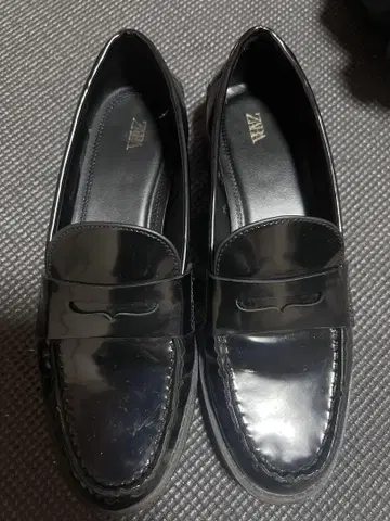 ZARA 블랙 로퍼