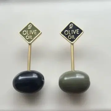 올리브 디자인 귀걸이 (양쪽 귀용)