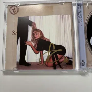 Sabrina Carpenter 사인 포함 CD