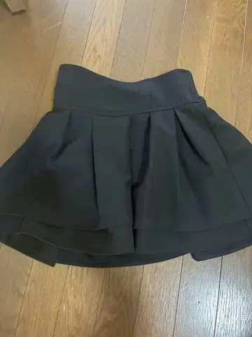 미셸 마카롱 M 사이즈 슬림 레그 스커트 슬림 레그가 되는 블랙