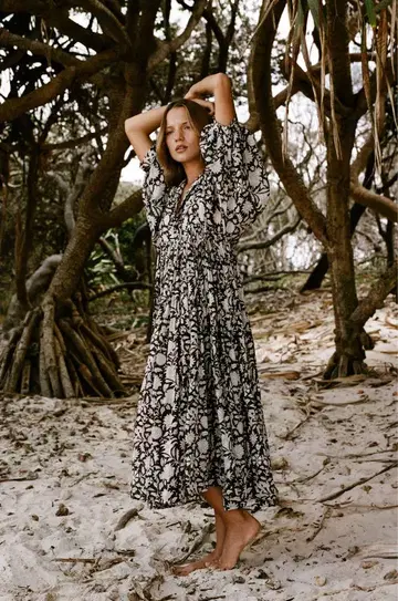 [ Daughters of India ] Kyra Midi Dress