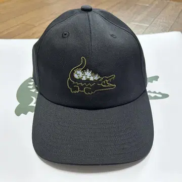 라코스테 LACOSTE x 고질라 콜라보 캡