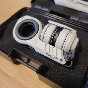 GoBiggeR Sinian Aluminum 화이트 피젯 토이