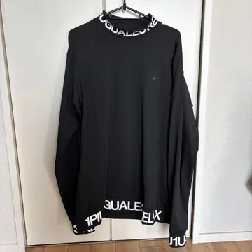 1PIU1UGUALE3 RELAX 하이넥 로고 긴팔 T셔츠