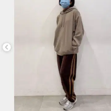 GU 지유 벨로아 트랙 팬츠 사이드 라인 브라운
