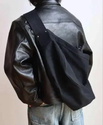 Taiga Takahashi T.T Newsboy bag 004
