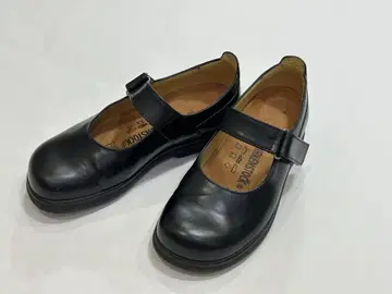 미사용에 가까운 Birkenstock 블랙 멜리 제인 신발