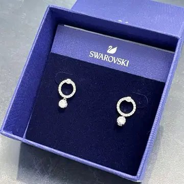 카2/SWAROVSKI/스와로브스키/귀걸이/서클/실버/현행 모델