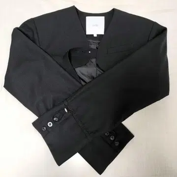 UN3D. 크롭 자켓 블랙