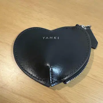 YAHKI 하트형 코인 케이스 블랙