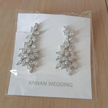 ANNAN WEDDING 리프 크리스탈 귀찌
