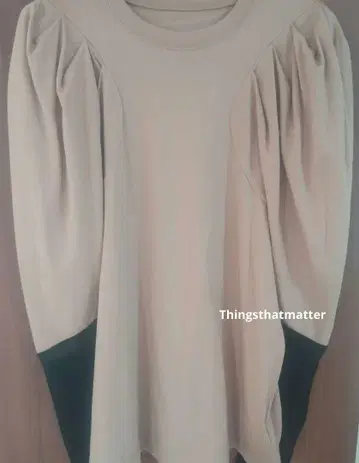 THINGS THAT MATTER 베이지 퍼프 슬리브 셔츠
