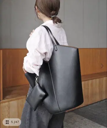 [ SLOBE IENA ] 가죽 토트백 플레어형 소형 파우치 포함 블랙