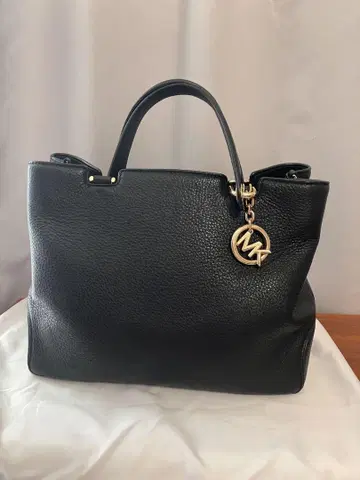 마이클코어스 Michael Kors 블랙 가죽 핸드백