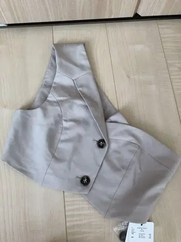 LADYMADE 베이지 슬리브리스 베스트 M
