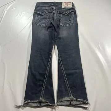 TRUE RELIGION 조이 빅 T 플레어 데님 IO 착용