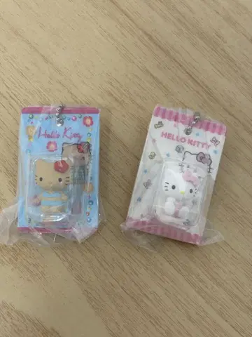 헬로키티 캡슐 토이 2개 세트