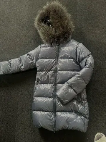퍼 달린 롱 다운 재킷 듀베티카