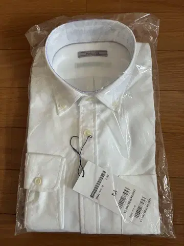 DoCLASSE 화이트 긴팔 셔츠 새상품 M 사이즈