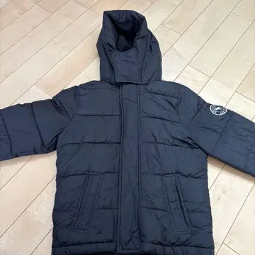 아바클로(abercrombie) 후드 부착 블랙 다운 자켓