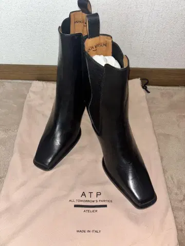 ATP Atelier 블랙 가죽 부티