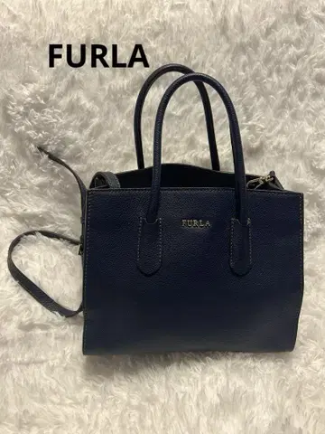 FURLA 네이비 2way 핸드백 바닥 찡 장식 포함