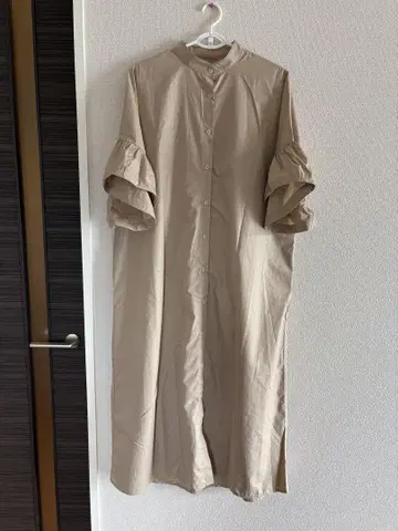와타나베 미나요 베이지 프릴 반팔 롱 셔츠 원피스