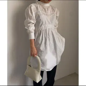 ameri CURVED GATHER PUFF SLEEVE TUNIC