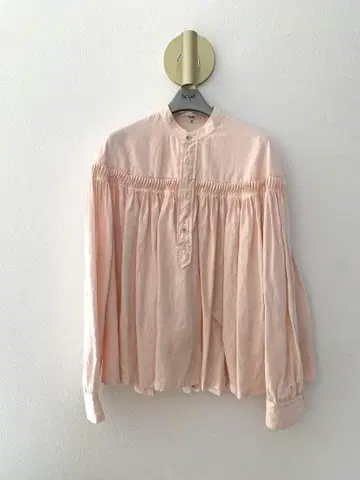 Scye 린넨 핀턱 블라우스 38