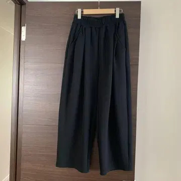 로리즈팜 컷 이지 코쿤 팬츠 블랙