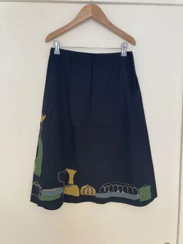 자수 플레어 스커트 블랙