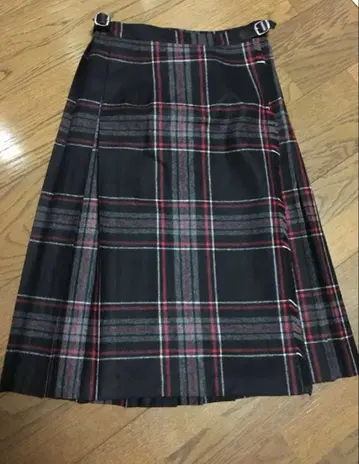 O'NEIL OF DUBLIN (오닐 오브 더블린) 플리츠 스커트